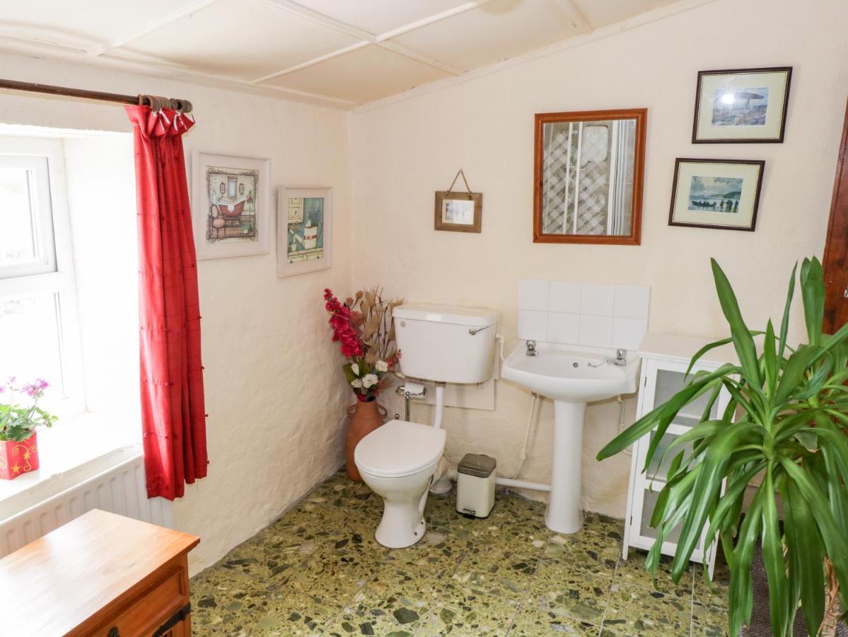 The White House Villa Roundstone Exterior photo